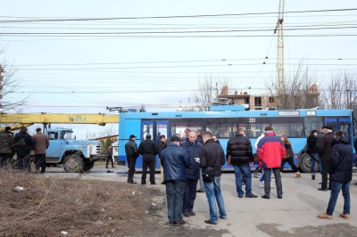 Фото з місця жахливої аварії у Чернівцях, в якій загинув відомий громадський діяч