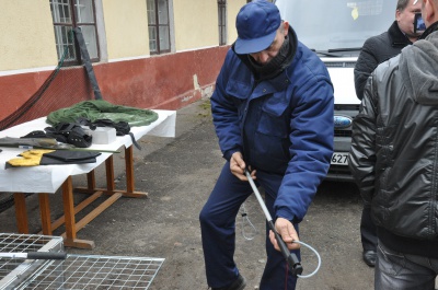 У Чернівцях комунальники отримали нове обладнання для вилову безпритульних собак (ФОТО)