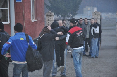 З Чернівців відправили 70 буковинців на військові навчання (ФОТО)