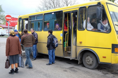 Проїзд у приміських автобусах на Буковині подорожчав на третину