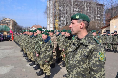 До Чернівців із зони АТО повернулися більше 150 прикордонників (ФОТО)