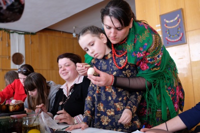 У Чернівцях вчили писати писанки (ФОТО)