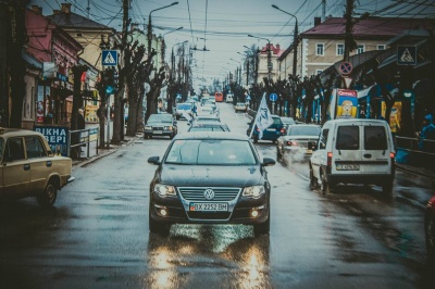 У Чернівцях провели автопробіг задля порятунку хворих дітей (ФОТО)