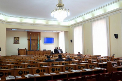 Депутати втекли із сесії облради, щоби врятувати заступника голови від відставки (ФОТО)