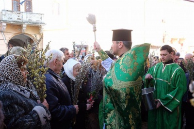 У церквах Чернівців освячують вербу (ФОТО)