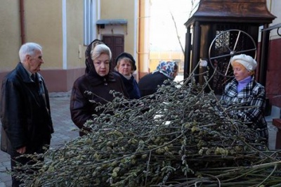 У церквах Чернівців освячують вербу (ФОТО)