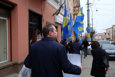 "Свобода" пікетує призначення нового керівника міліції Буковини (ФОТО)