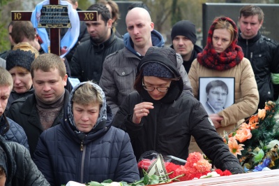 Чернівчани попрощалися зі спортивним коментатором Сергієм Панасюком (ФОТО)