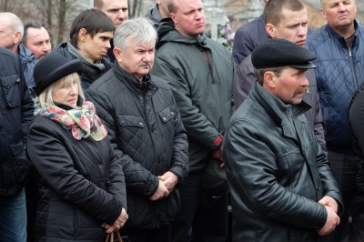 Чернівчани попрощалися зі спортивним коментатором Сергієм Панасюком (ФОТО)