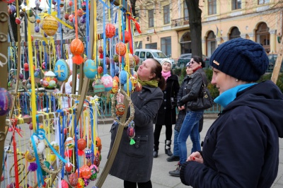 У Чернівцях створили Диво-писанку і квітку Сонця (ФОТО)