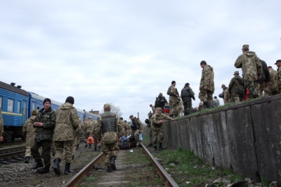 В зону АТО з Чернівців відправились буковинські десантники (ФОТО)