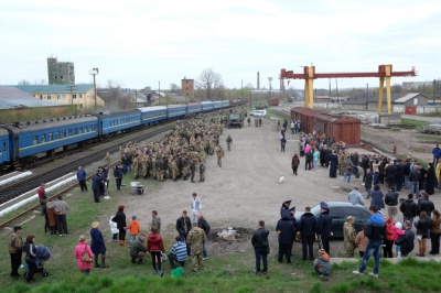 В зону АТО з Чернівців відправились буковинські десантники (ФОТО)