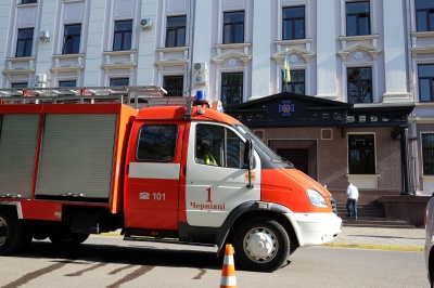 Навчання спецслужб біля СБУ в Чернівцях (ФОТО)