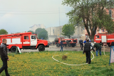 Жахлива пожежа в Сокирянах знищила торговий центр екс-керівника РДА (ФОТО)