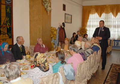 Мерія Чернівців провела святкові вогники для ветеранів (ФОТО)