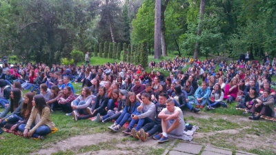 У Чернівцях з аншлагом пройшов показ "Поводиря" під відкритим небом (ФОТО)