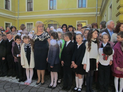 У чернівецьких школах пролунав останній дзвоник (ФОТО)