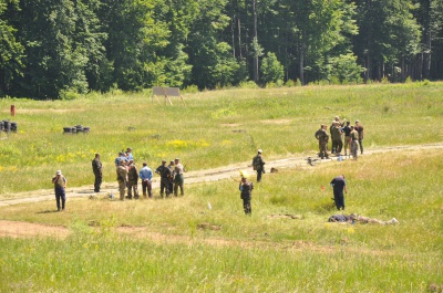 На військових зборах на Буковині жінок та чиновників вчать стріляти (ФОТО)