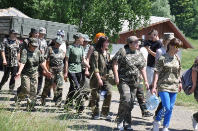 На військових зборах на Буковині жінок та чиновників вчать стріляти (ФОТО)