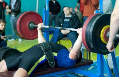 Понад сто силачів змагались у чемпіонаті Чернівецької області з пауерліфтингу