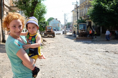 Вулицю Хмельницького в Чернівцях готують до асфальтування