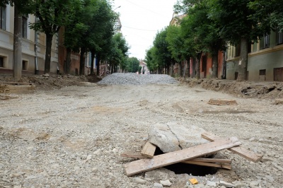 Як ремонтують вулицю Хмельницького у Чернівцях (ФОТО)