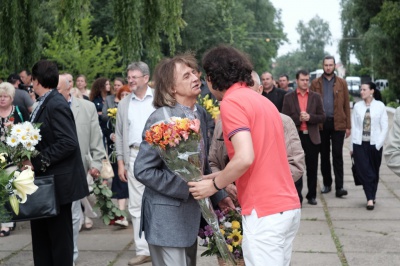 Родичі і побратими згадали Назарія Яремчука біля його могили в Чернівцях (ФОТО)