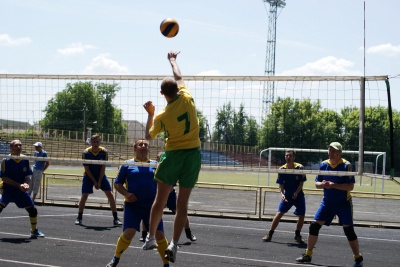 Буковинські чиновники пограли у футбол заради боротьби з корупцією (ФОТО)