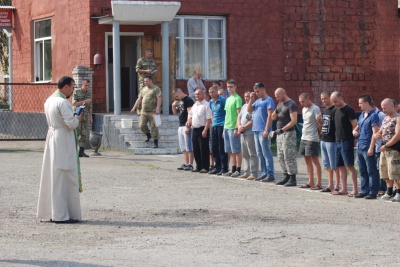 З Чернівців на військові навчання відправили першу групу мобілізованих шостої хвилі (ФОТО)