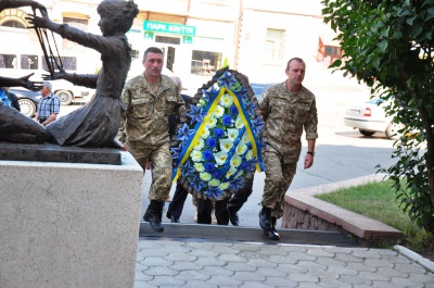 Чернівчани провели в останню путь загиблого Вадима Ситнікова (ФОТО)