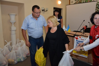 У Чернівцях вручили допомогу з Польщі сім'ям учасників АТО (ФОТО)