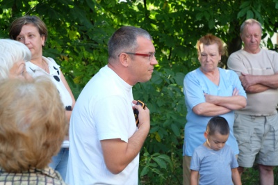 У Чернівцях люди протестують проти забудови, яка може завалити їхні будинки (ФОТО)