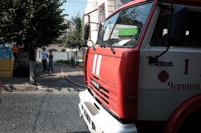 У Чернівцях горіла стара будівля, в якій знаходиться офіс "Свободи"