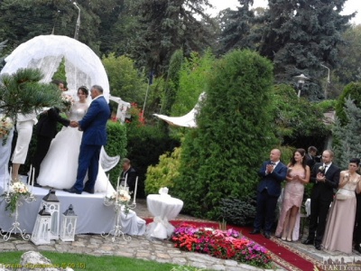 Ольга Сумська з чоловіком провела весілля у доньки депутата з Чернівців