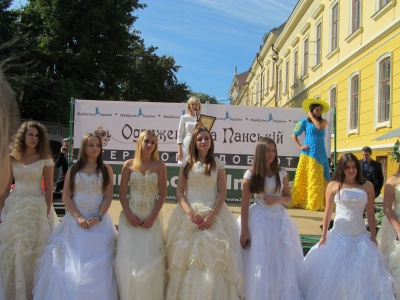 На фестивалі "Одруження на Панській" збирають гроші на лікування Богдана Чорнея (ФОТО)