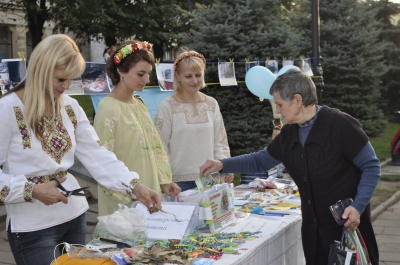 У Чернівцях на День міста працює волонтерське містечко (ФОТО)