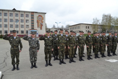 Триває набір контрактників на військову службу