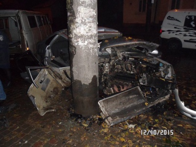 З’явилися світлини з жахливої аварії у Чернівцях (ФОТО)
