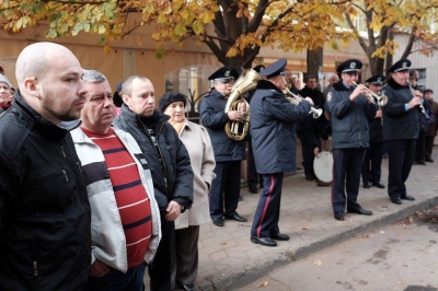 У Чернівцях прощаються із загиблим у зоні АТО воїном (ФОТО)