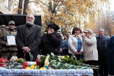 У Чернівцях прощаються із загиблим у зоні АТО воїном (ФОТО)