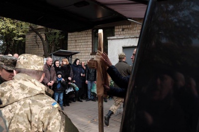 У Чернівцях прощаються із загиблим у зоні АТО воїном (ФОТО)