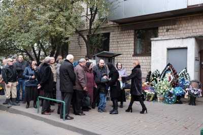 У Чернівцях прощаються із загиблим у зоні АТО воїном (ФОТО)