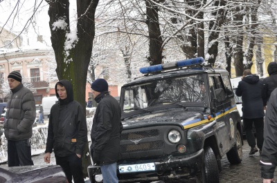 Група активістів у Чернівцях закликала не голосувати за ректора БДМУ Тараса Бойчука (ФОТО)