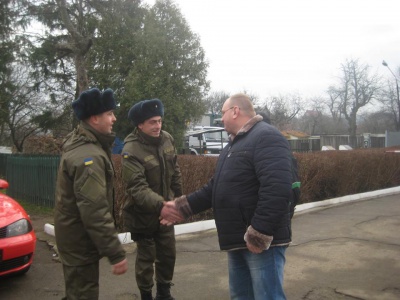 На Буковині селяни зібрали й передали харчі нацгвардійцям (ФОТО)