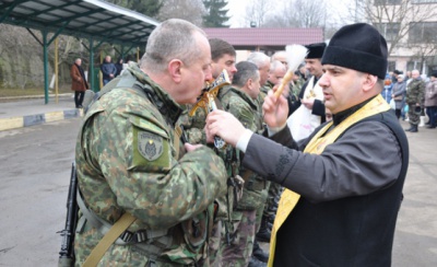 Служити капеланами в АТО поїхали ще троє буковинських священиків