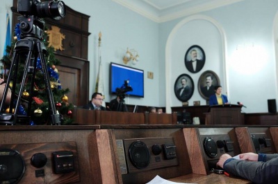 Депутати міськради дві години сваряться через проект співпраці Чернівців з ЄБРР (ФОТО)