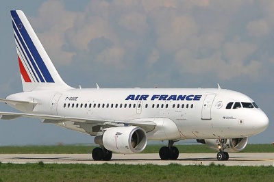 У літаку Air France, який летів у Париж знайшли бомбу