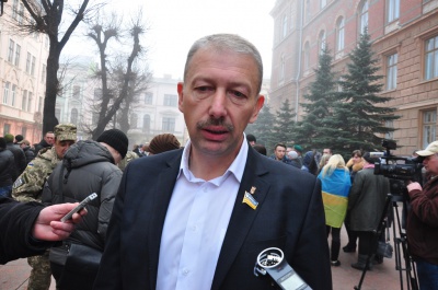 Заступник голови облради Мельничук просить не перетворювати пікет у Чернівцях на протистояння