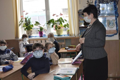 У деяких школах Чернівців діти навчаються у масках (ФОТО)