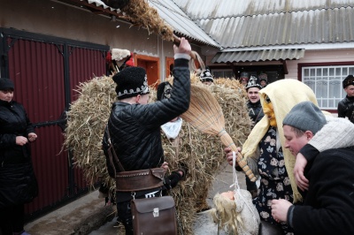 Маланка по-красноїльськи: у селі на Буковині відгуляли знамените свято (ФОТО)